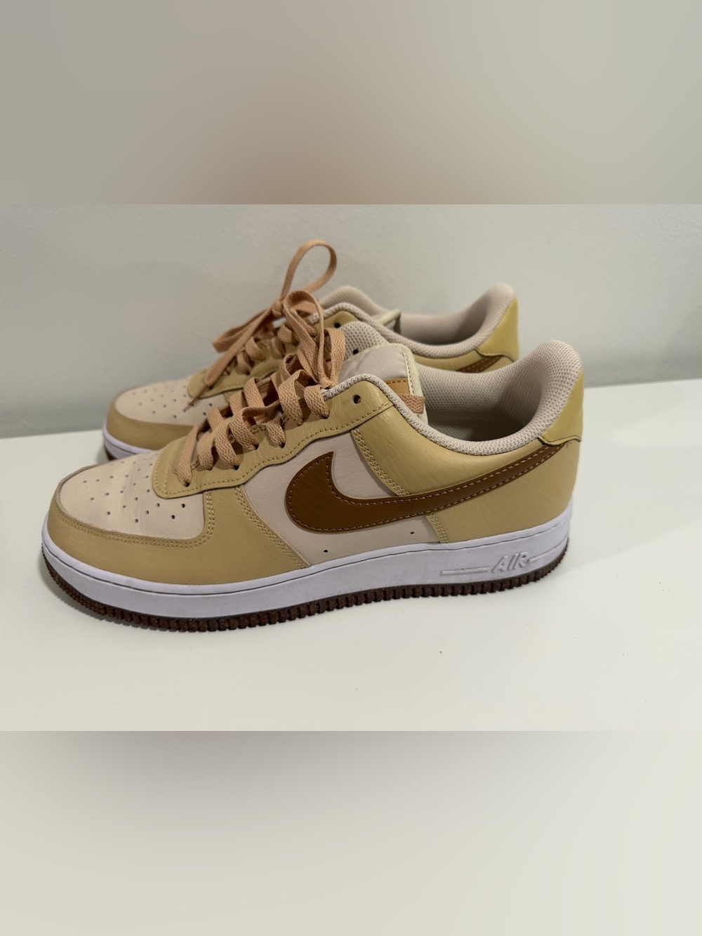 Nike Air Force 1 07 lv8 size 12